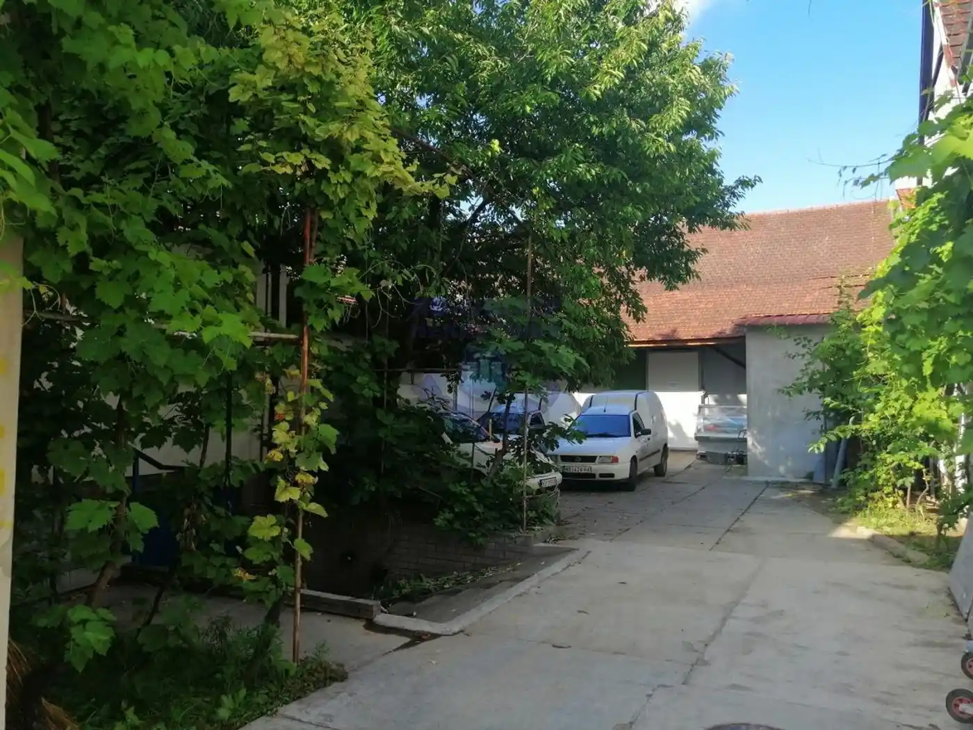 kuca na prodaju Novi Sad, 1300m2 381558