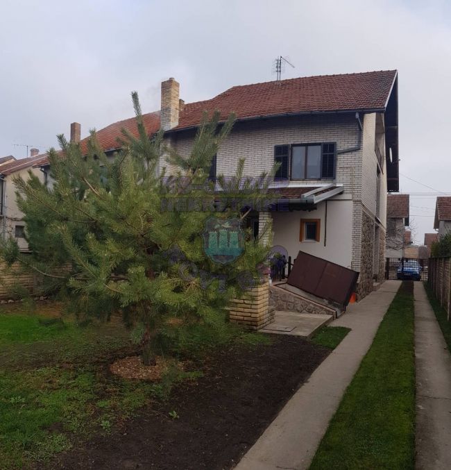 kuca na prodaju Rumenka, 200m2 381316