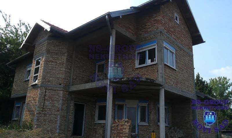 kuca na prodaju Sremska Kamenica 210m2 400375
