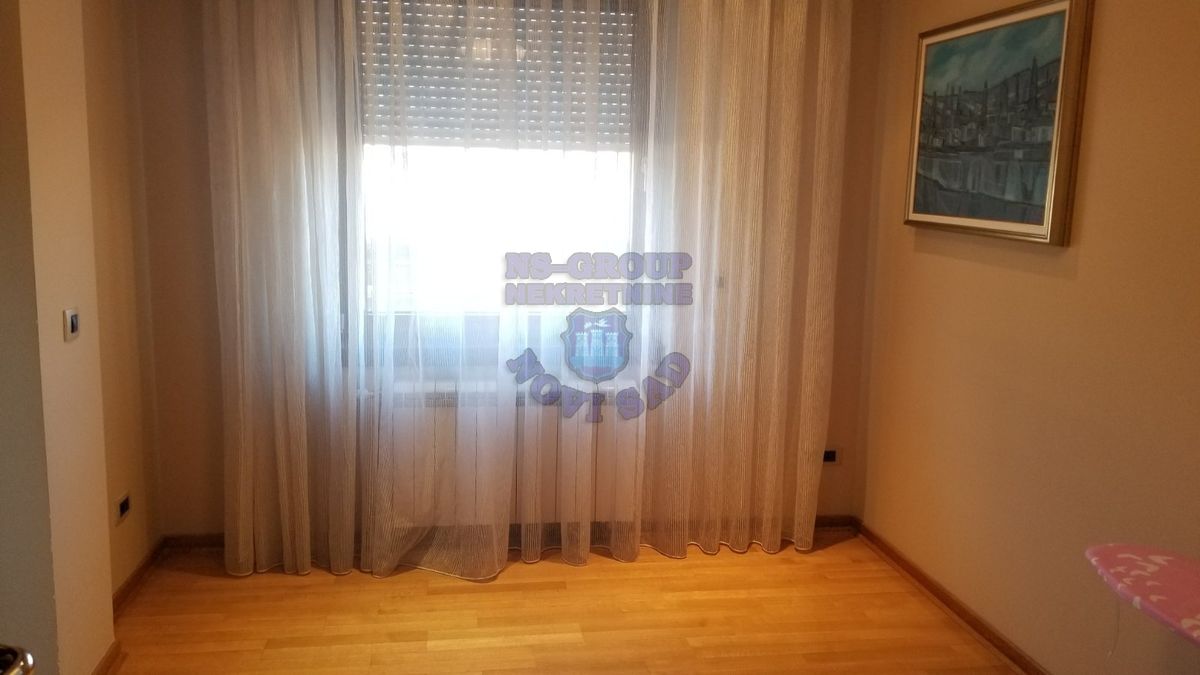 stan na prodaju Novi Sad 202m2 452175