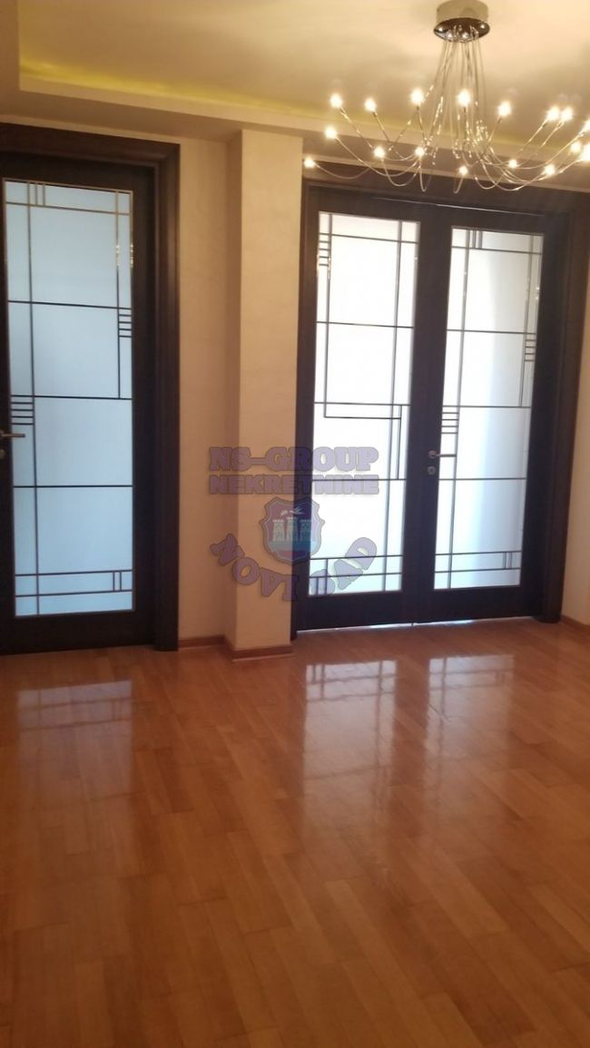 stan na prodaju Novi Sad 202m2 452175