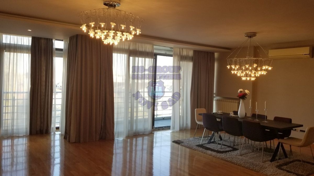stan na prodaju Novi Sad, 202m2 452175