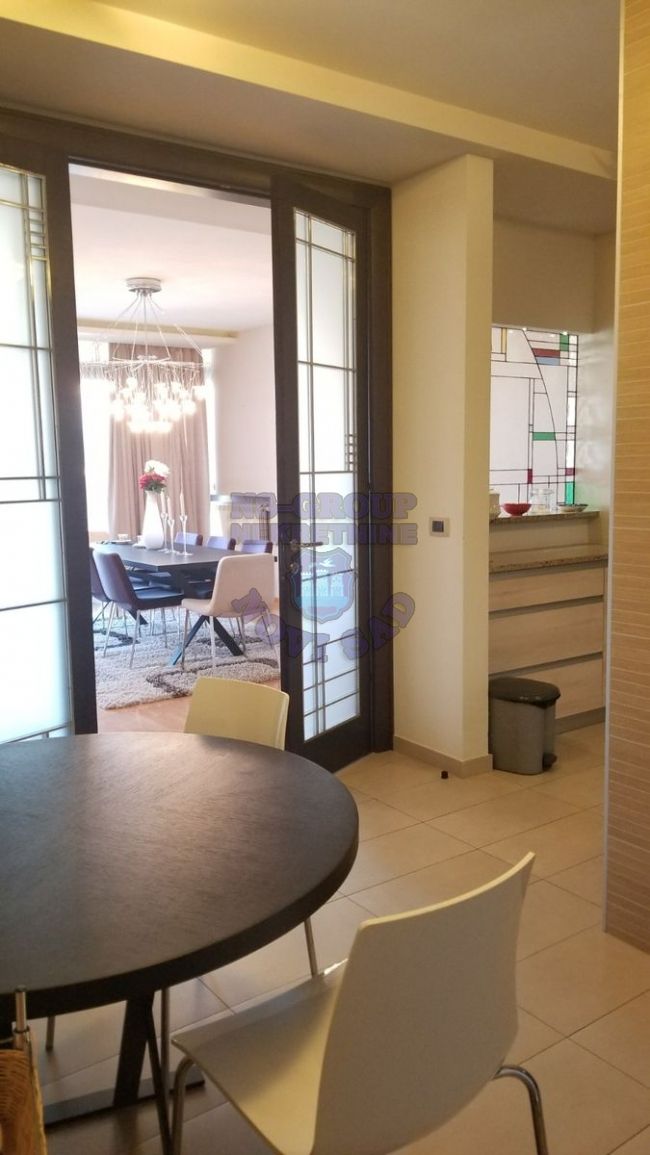 stan na prodaju Novi Sad 202m2 452175