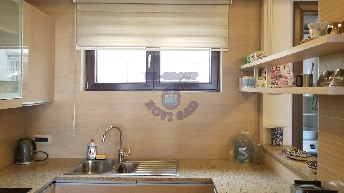 stan na prodaju Novi Sad 202m2 452175