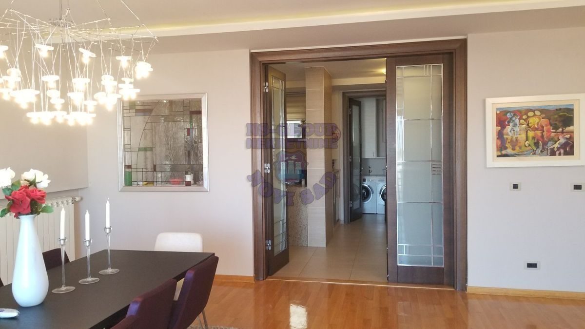 stan na prodaju Novi Sad 202m2 452175