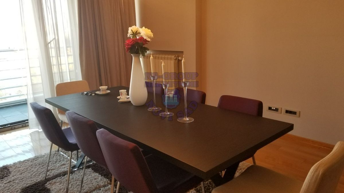 stan na prodaju Novi Sad 202m2 452175