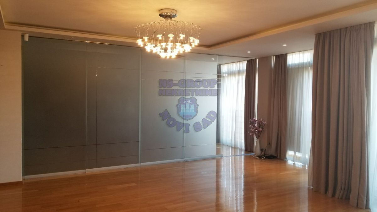 stan na prodaju Novi Sad 202m2 452175