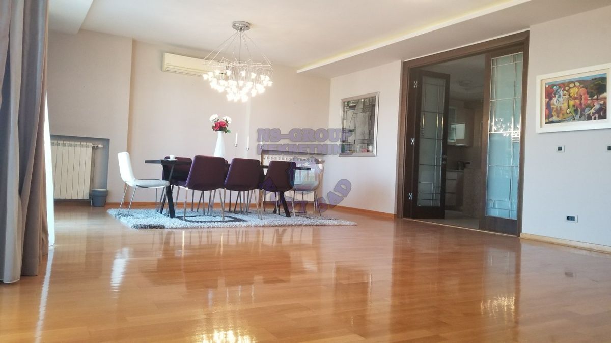 stan na prodaju Novi Sad 202m2 452175