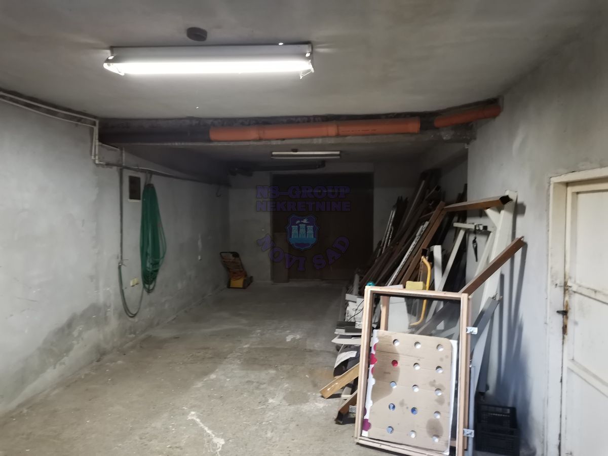 kuca na prodaju Petrovaradin 700m2 461886