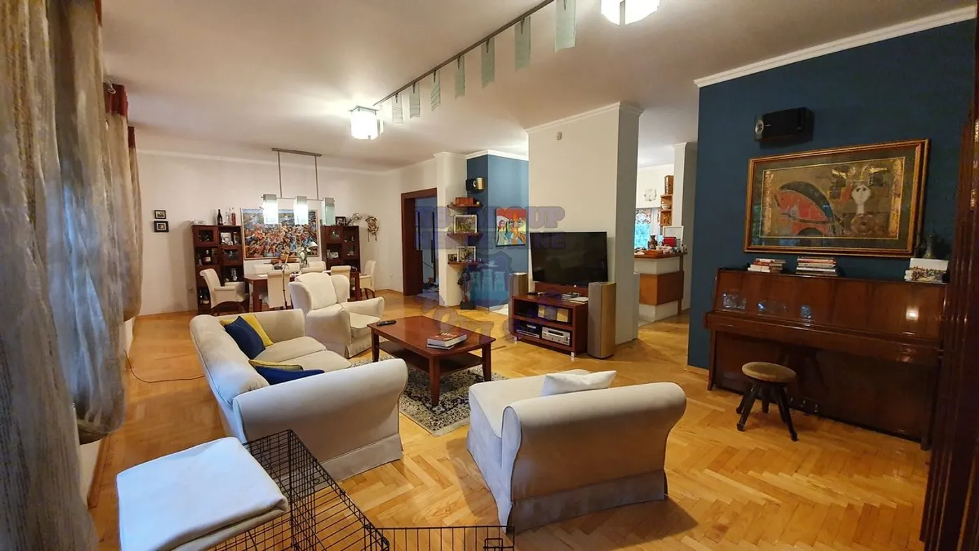 stan na prodaju Novi Sad 197m2 463261