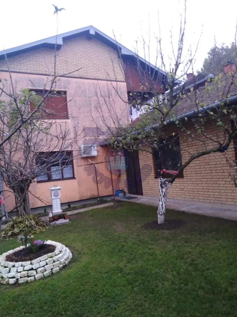 kuca na prodaju Bač 100m2 465117