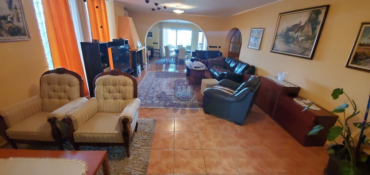kuca na prodaju Sremska Kamenica 400m2 469416