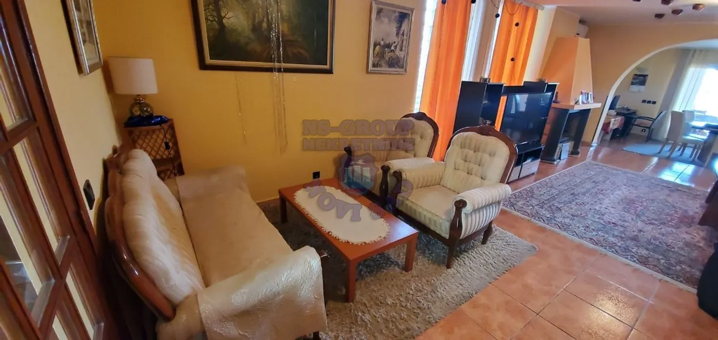 kuca na prodaju Sremska Kamenica 400m2 469416