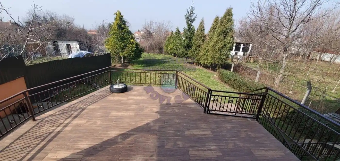 kuca na prodaju Sremska Kamenica 400m2 469416