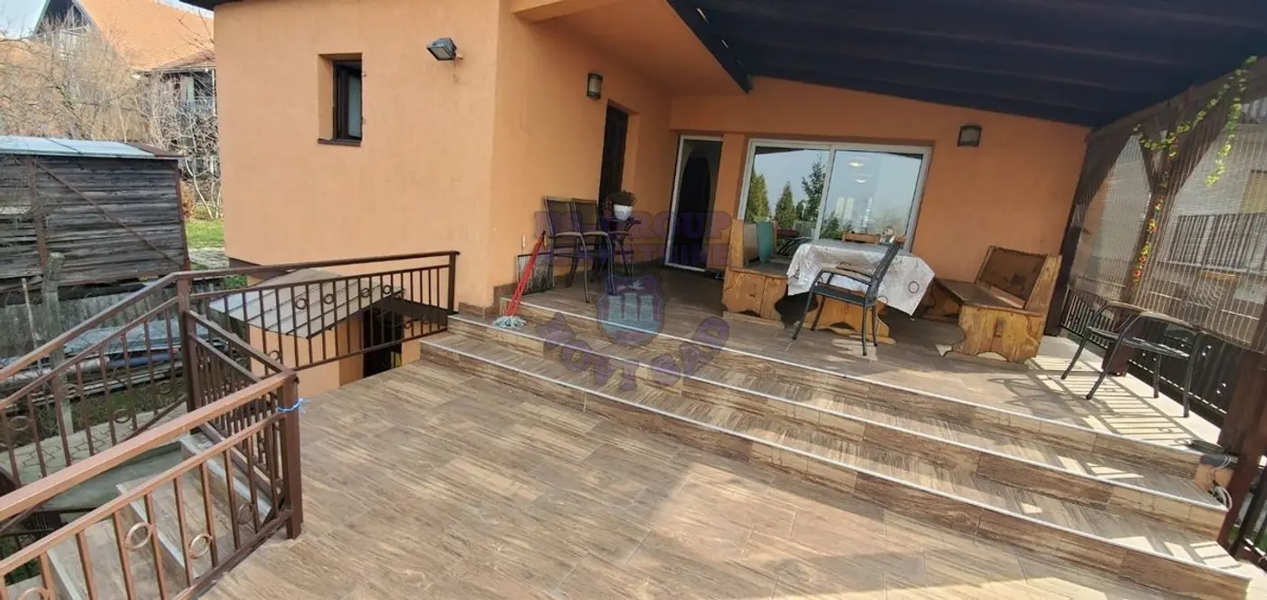 kuca na prodaju Sremska Kamenica 400m2 469416