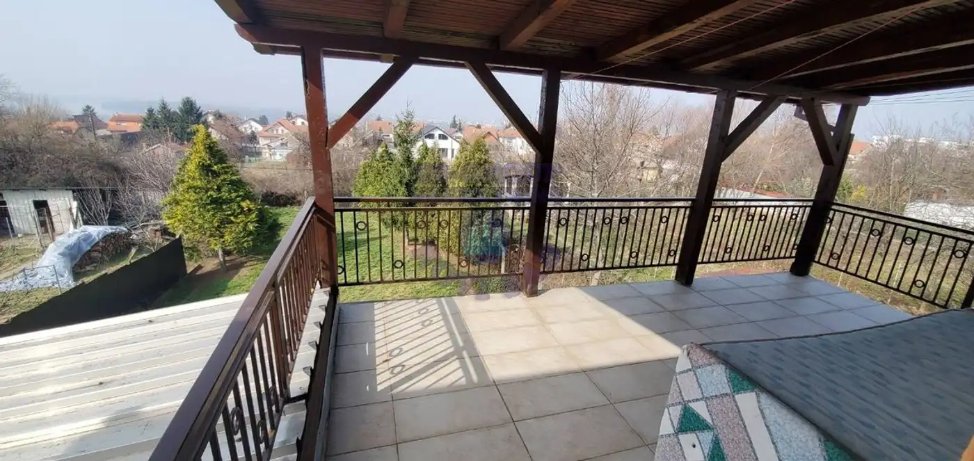kuca na prodaju Sremska Kamenica 400m2 469416