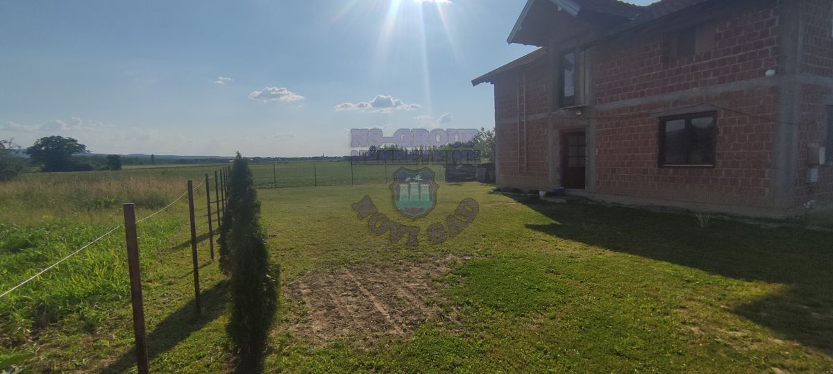 kuca na prodaju Veternik 150m2 474083