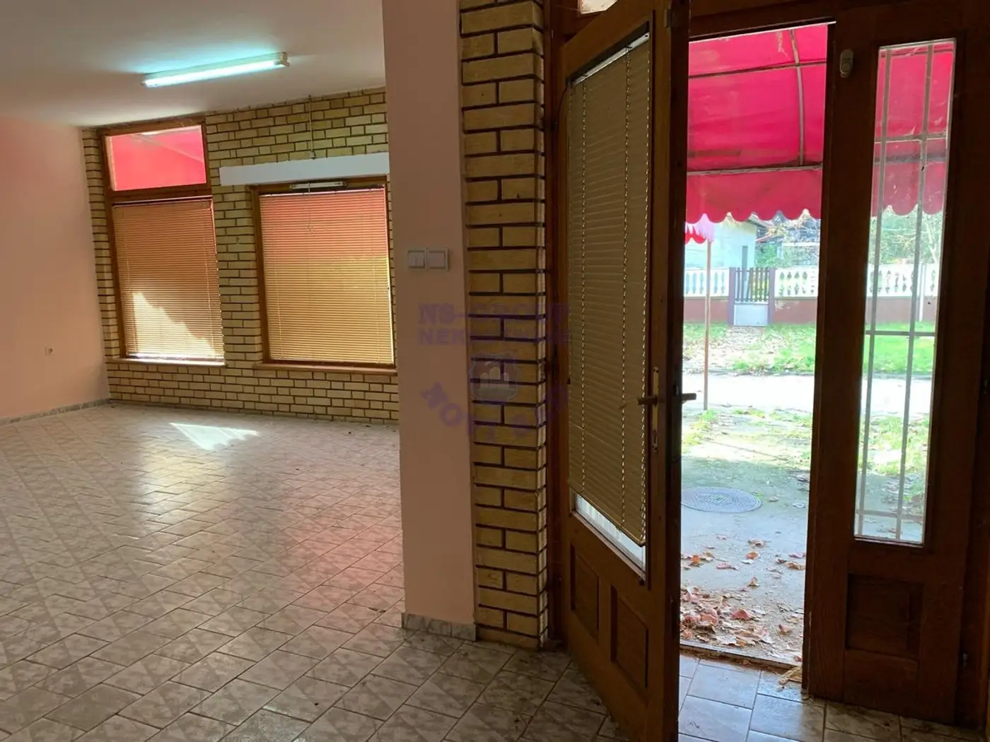 lokal na prodaju Vrdnik, 101m2 485583