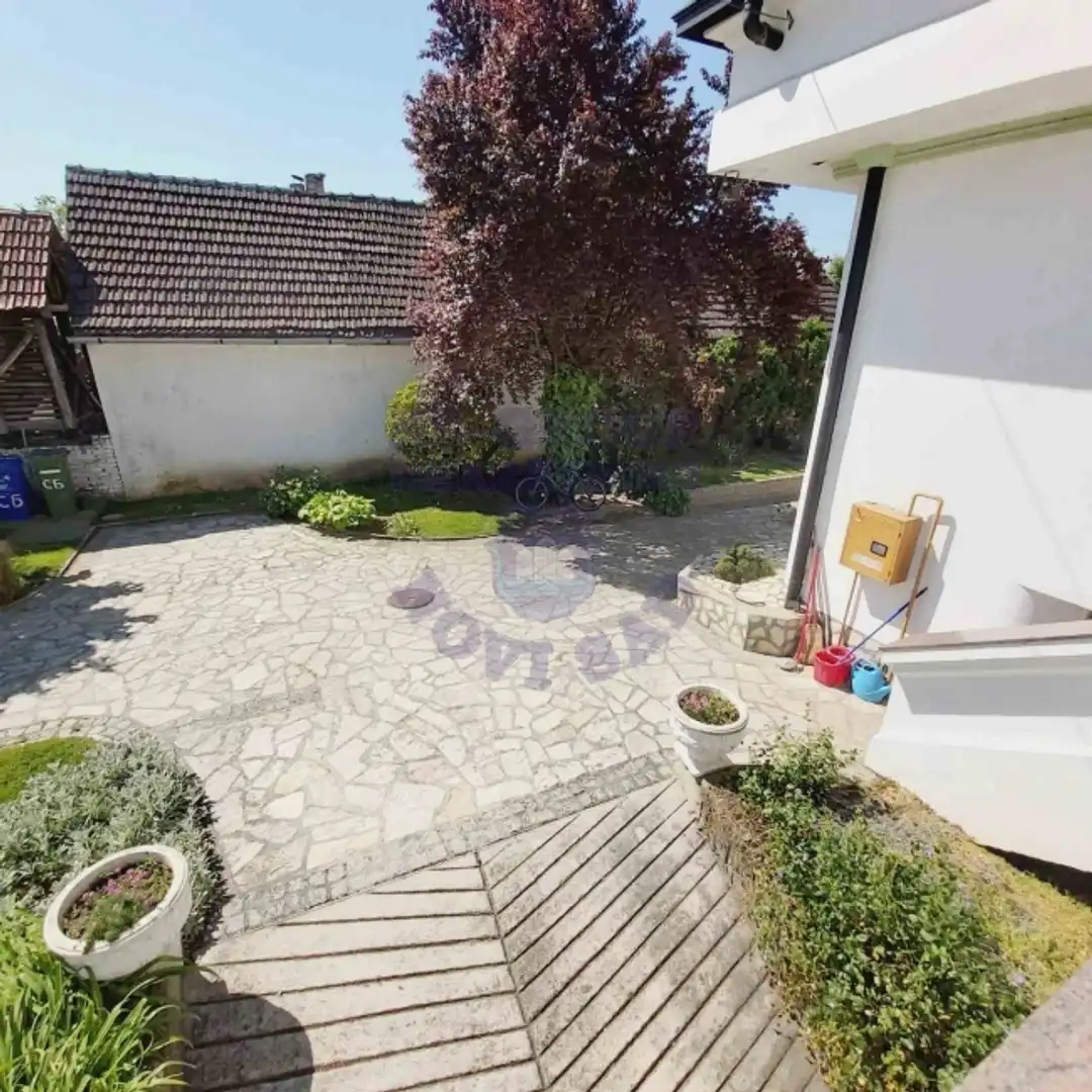 kuca na prodaju Veternik 655m2 486118
