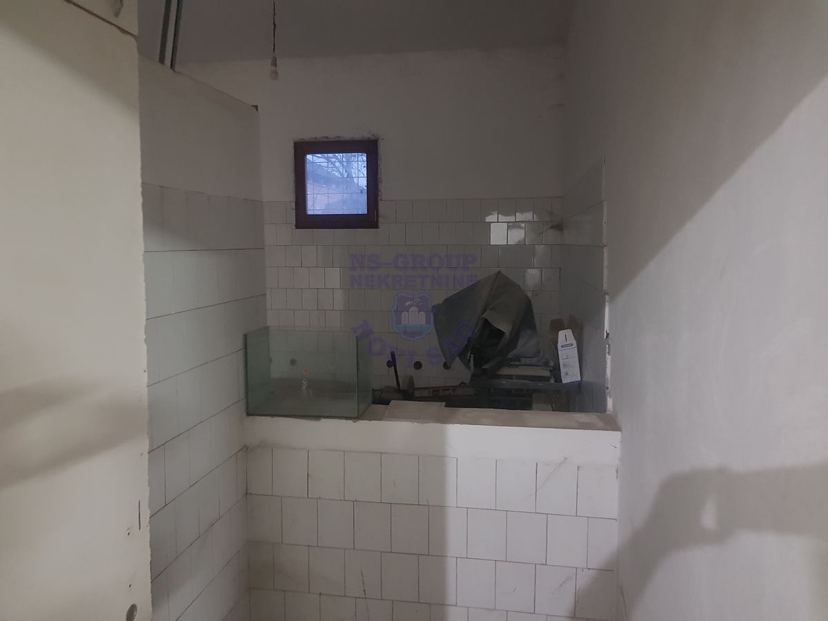 lokal na prodaju Petrovaradin 200m2 488807