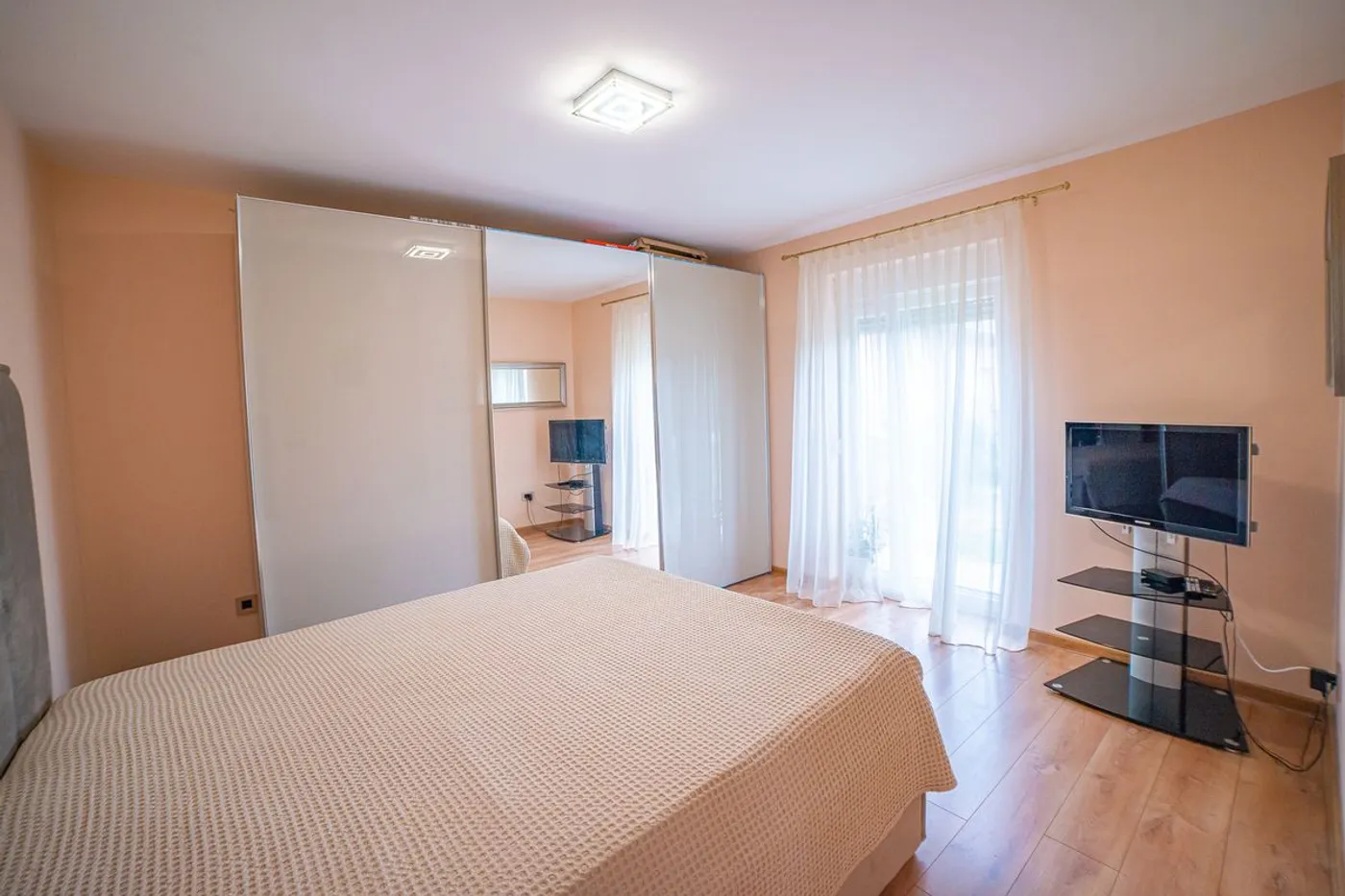 kuca na prodaju Novi Sad 270m2 495912