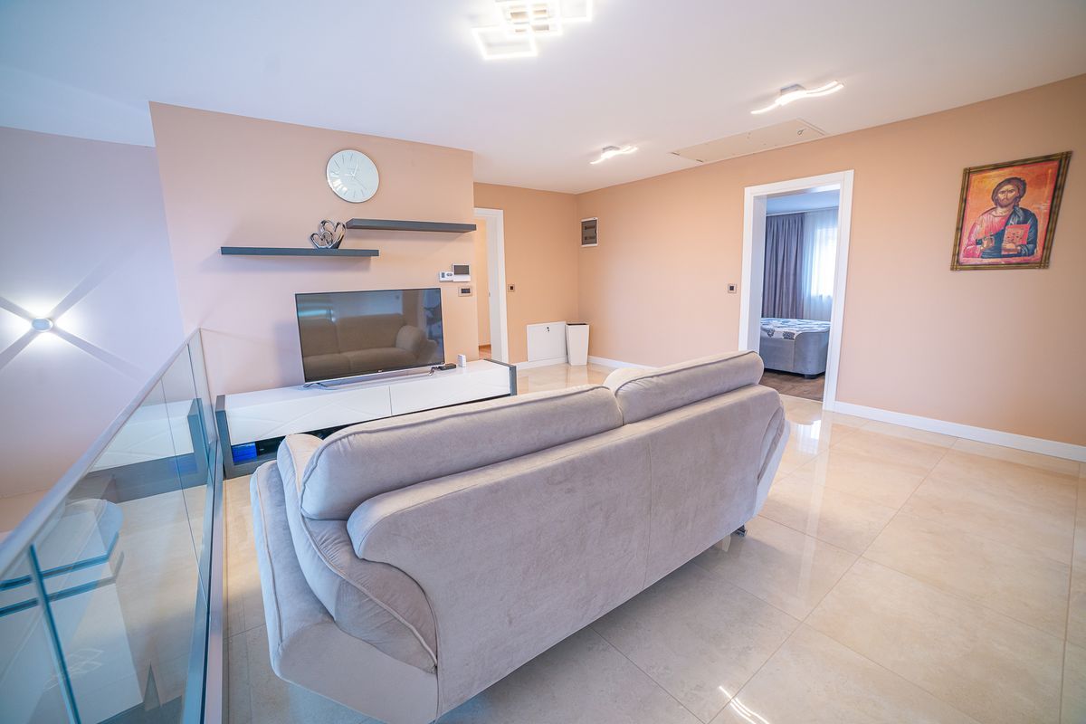 kuca na prodaju Novi Sad 270m2 495912