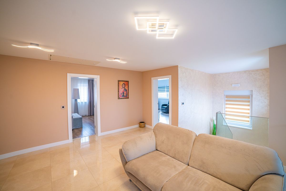 kuca na prodaju Novi Sad 270m2 495912