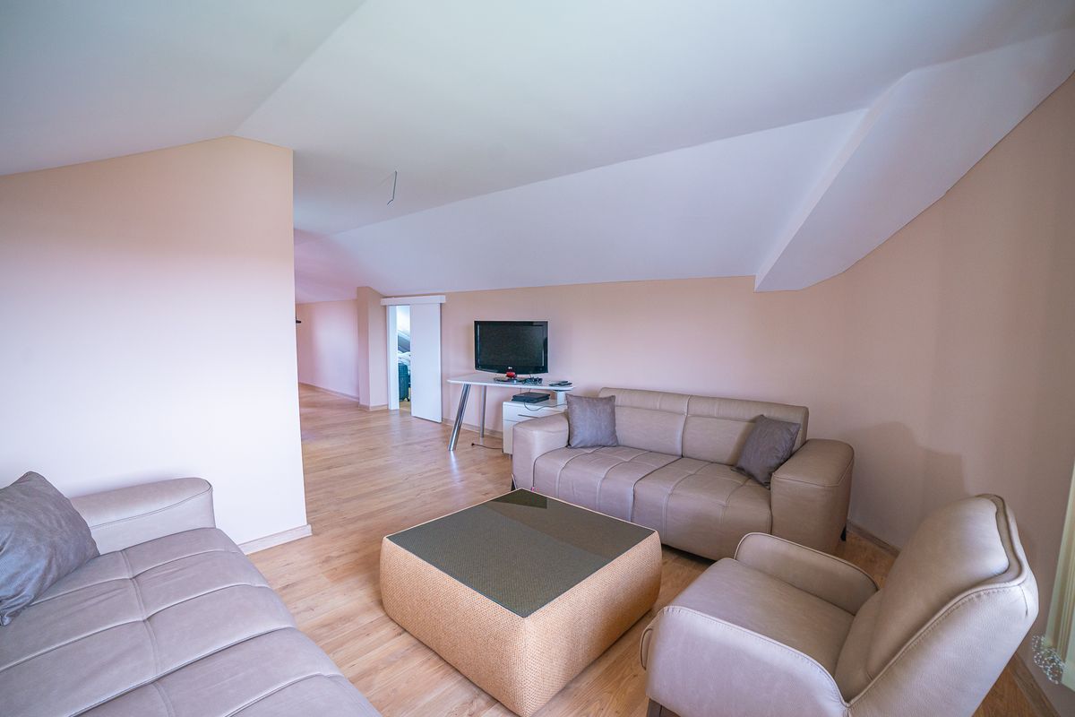 kuca na prodaju Novi Sad 270m2 495912
