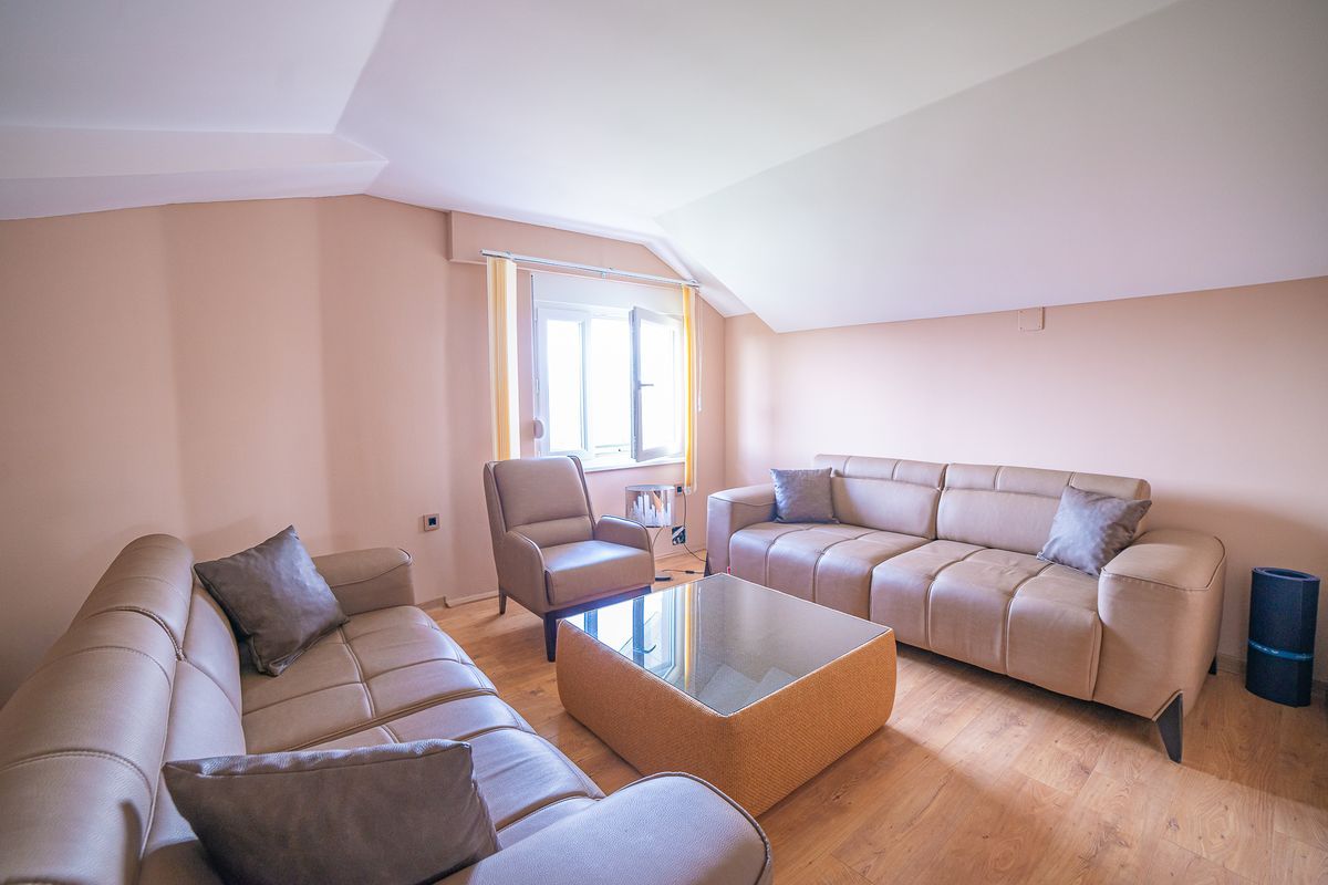 kuca na prodaju Novi Sad 270m2 495912