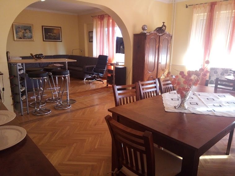 kuca na prodaju Petrovaradin, 261m2 497601