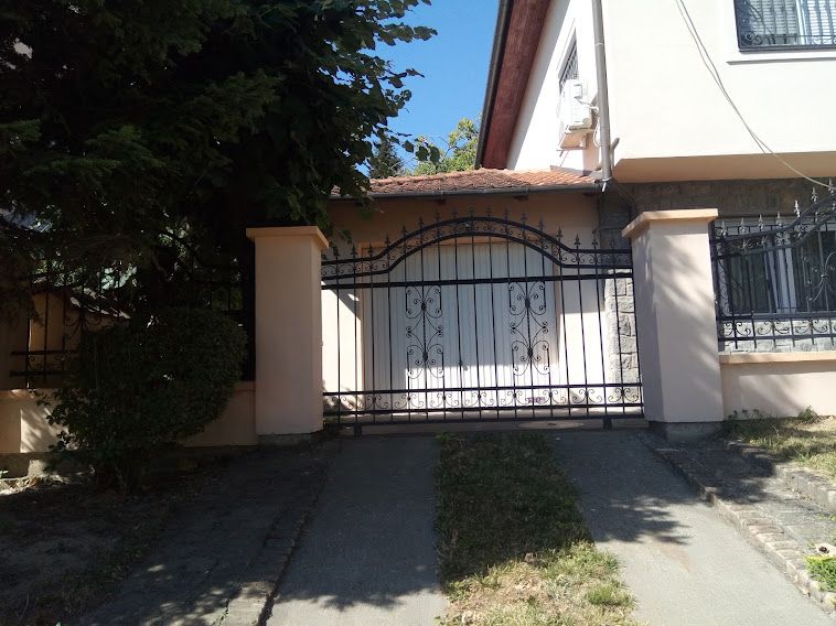 kuca na prodaju Petrovaradin 261m2 497601