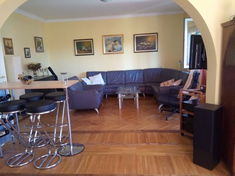 kuca na prodaju Petrovaradin 261m2 497601