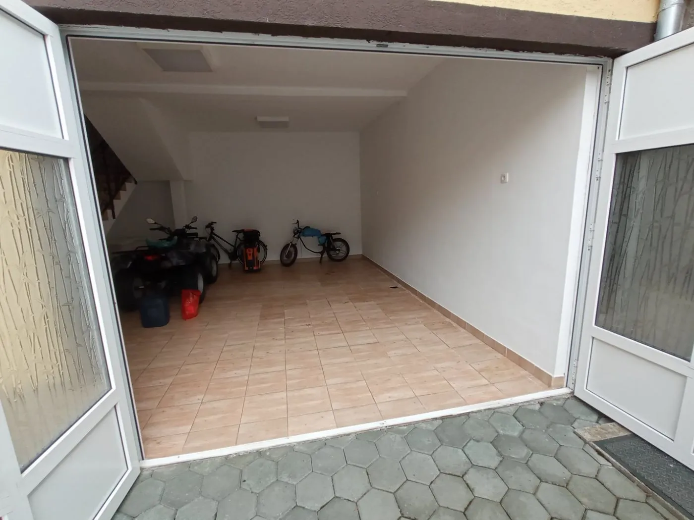kuca na prodaju Ledinci 252m2 507828