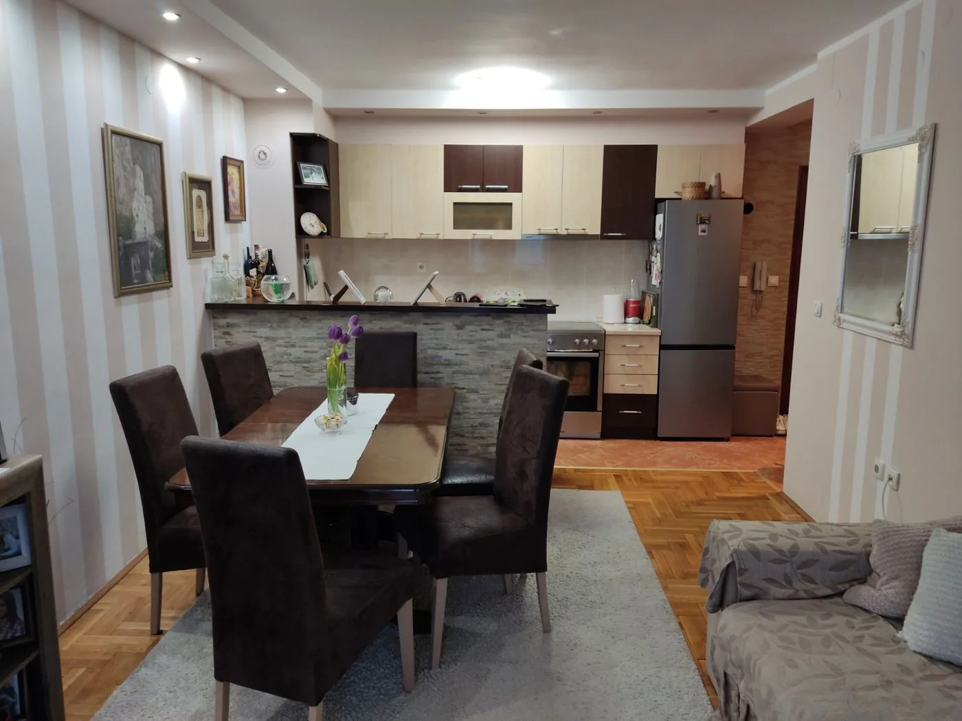 stan na prodaju Novi Sad, 66m2 508227