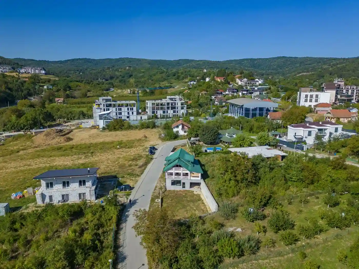 kuca na prodaju Vrdnik 470m2 573613