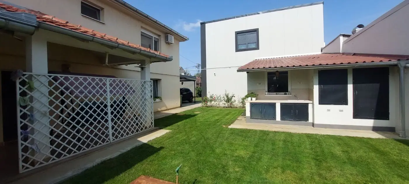 kuca na prodaju Novi Sad 650m2 518942