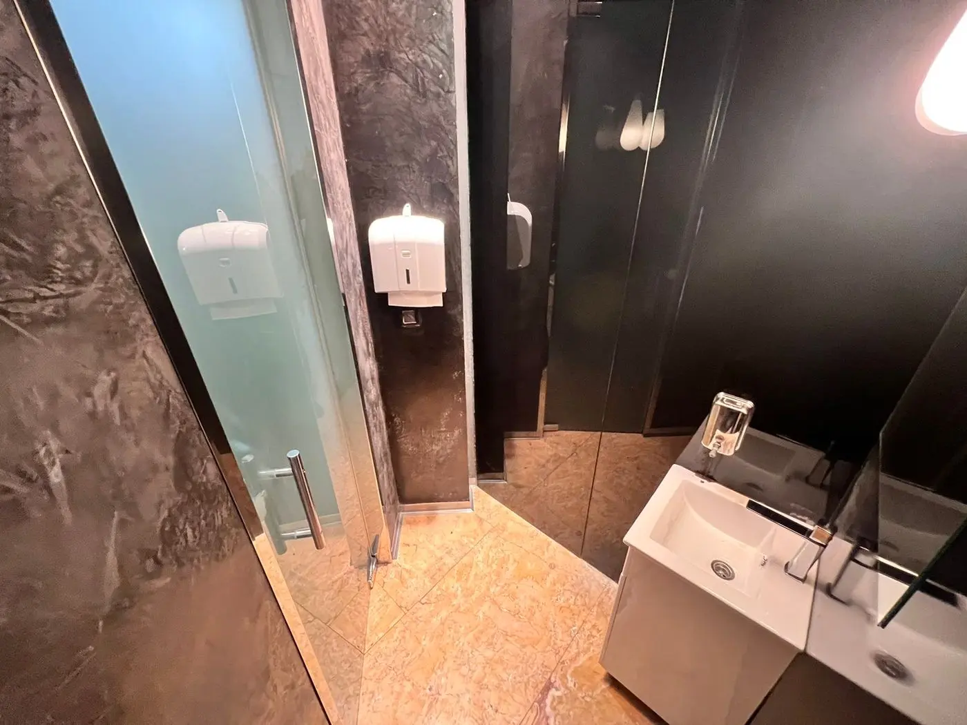 lokal na prodaju Novi Sad 400m2 521362