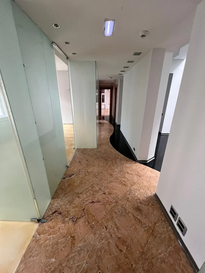 lokal na prodaju Novi Sad 400m2 521362