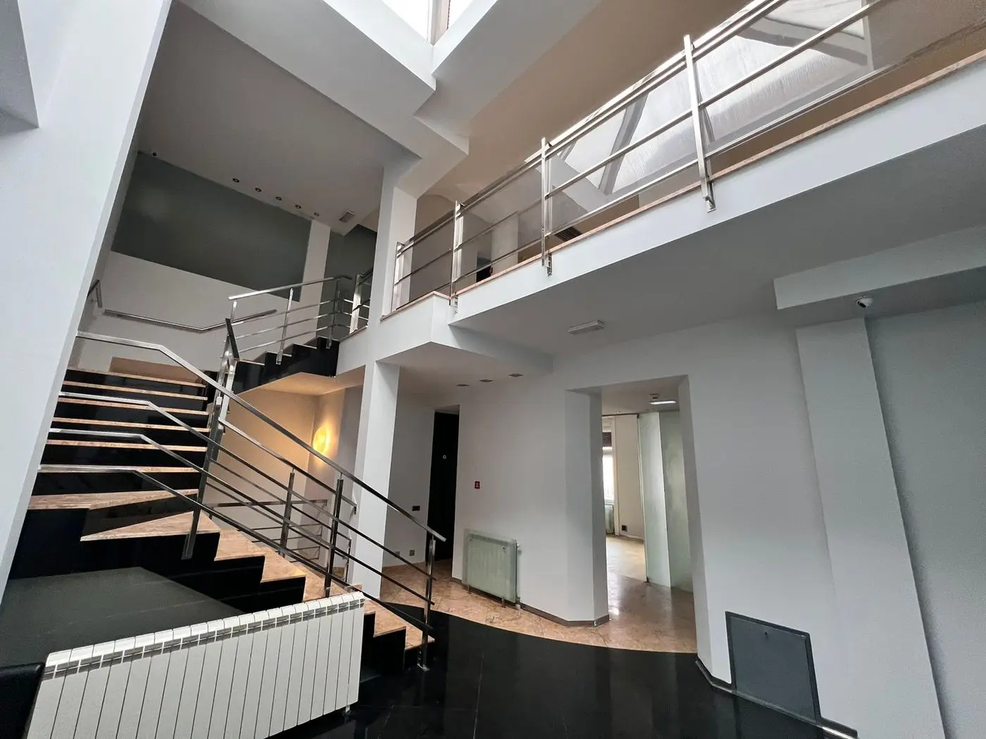 lokal na prodaju Novi Sad 400m2 521362