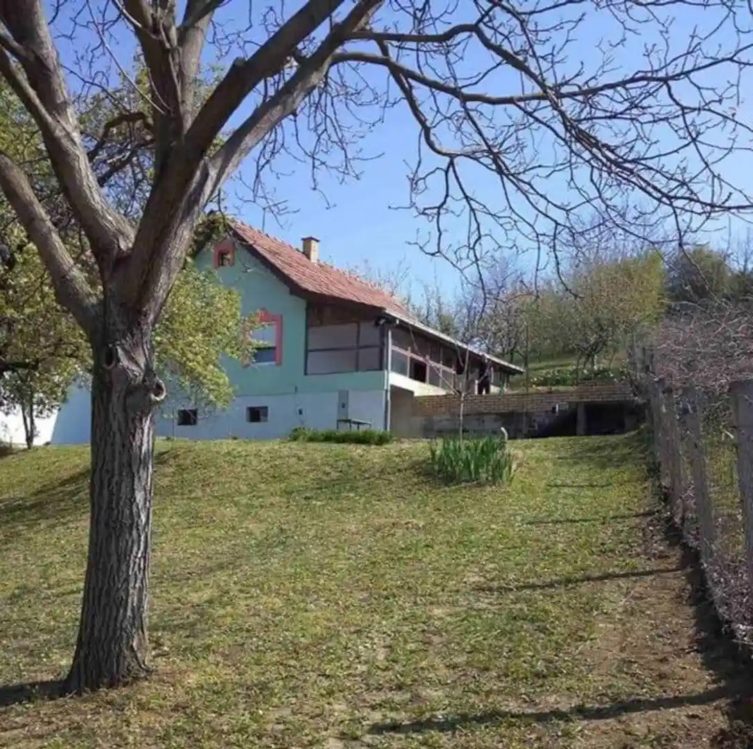 kuca na prodaju Sremska Kamenica 77m2 523698