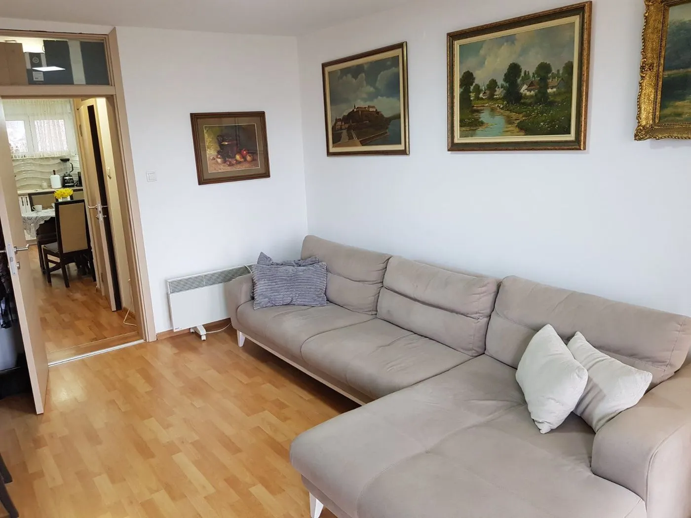 stan na prodaju Ledinci 80m2 525181