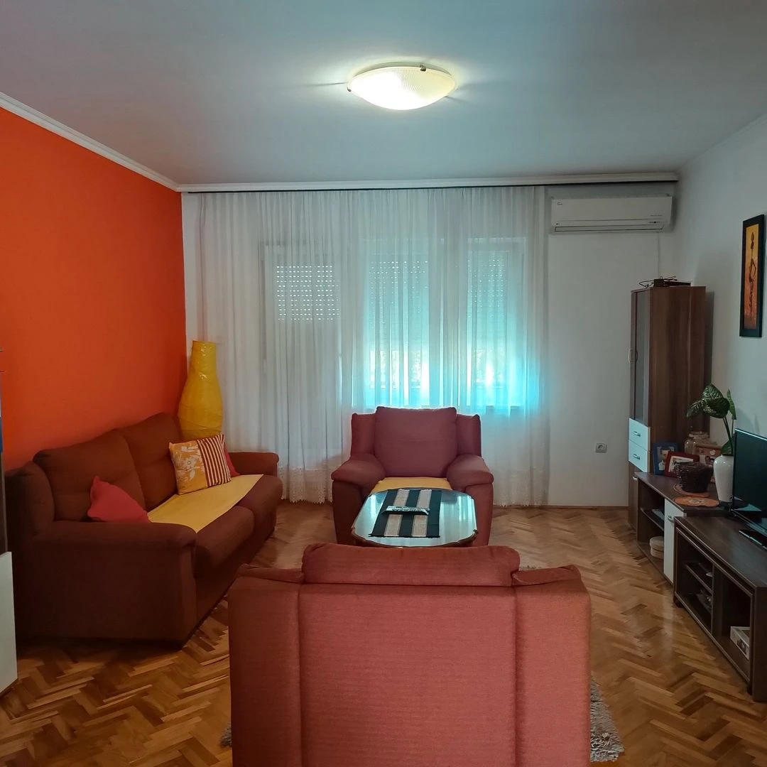 kuca na prodaju Veternik 272m2 529439