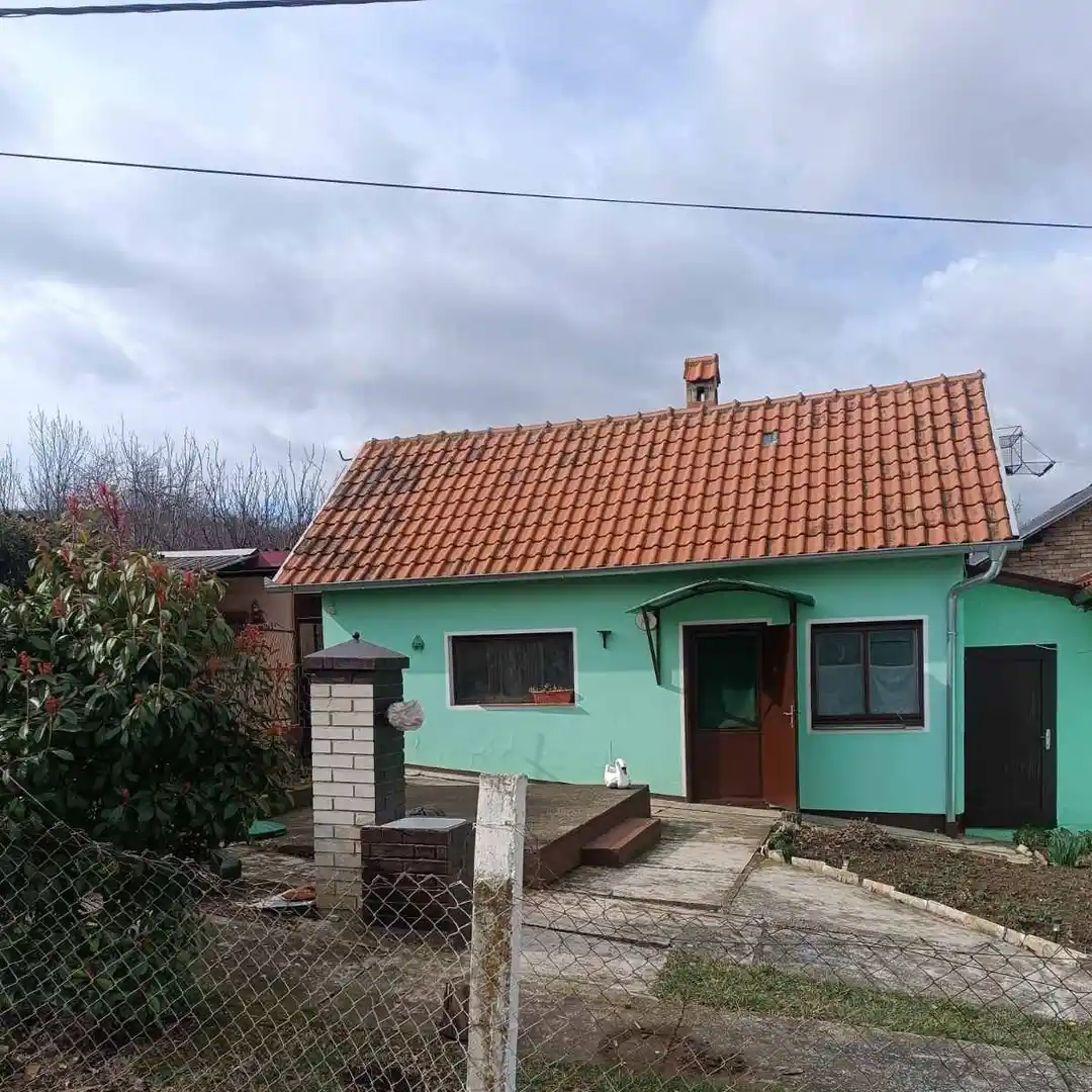kuca na prodaju Čerević 58m2 530037