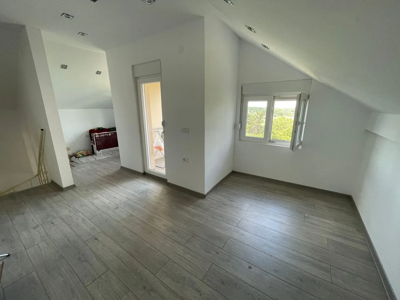 kuca na prodaju Ledinci, 120m2 532918