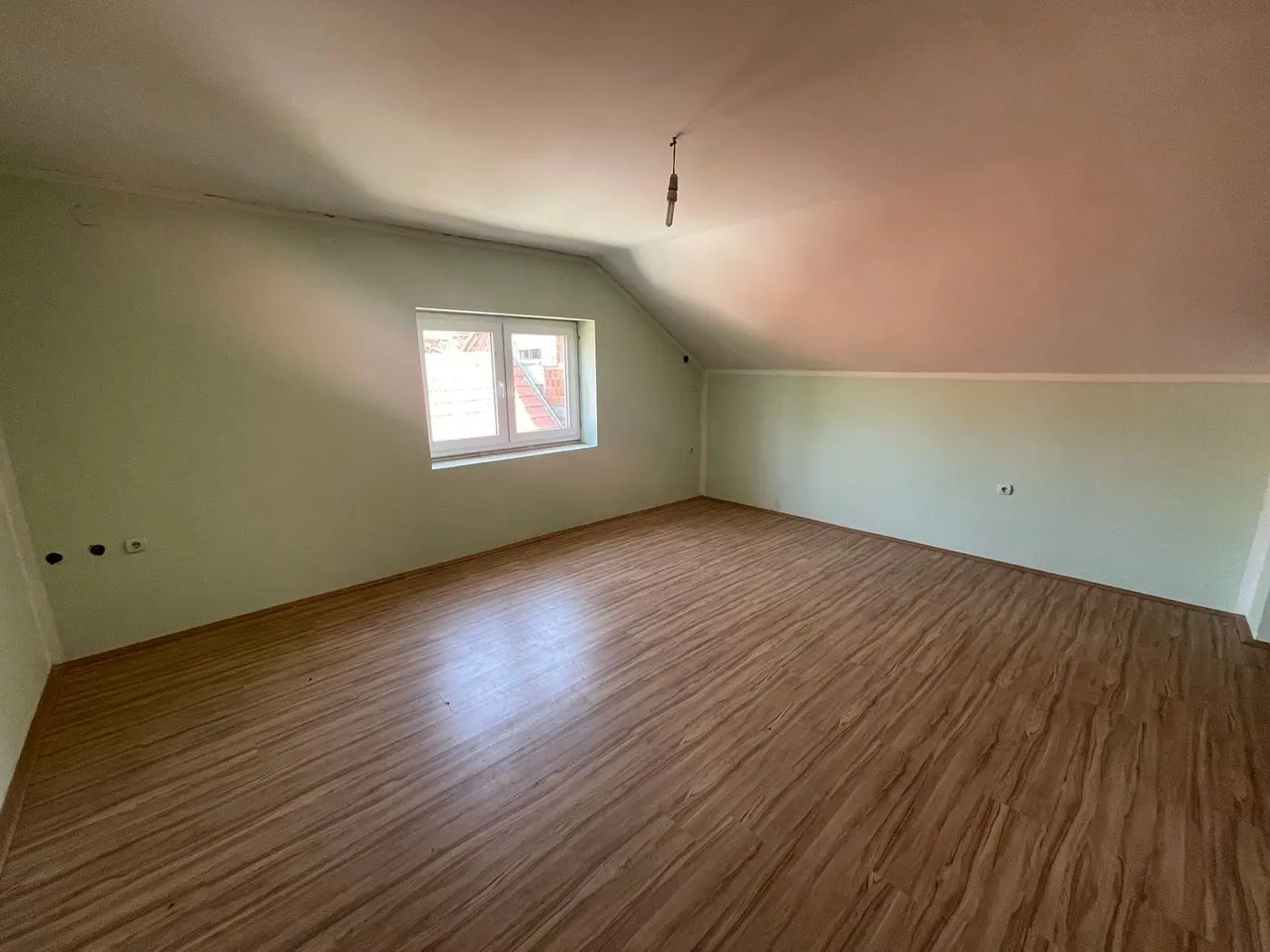 kuca na prodaju Sremska Kamenica 250m2 534089