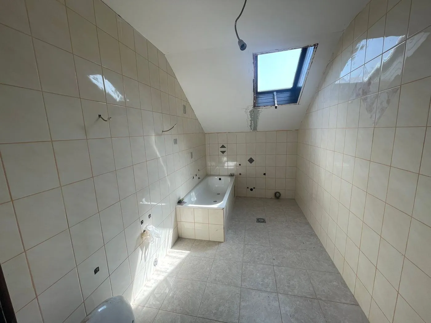 kuca na prodaju Sremska Kamenica 250m2 534089
