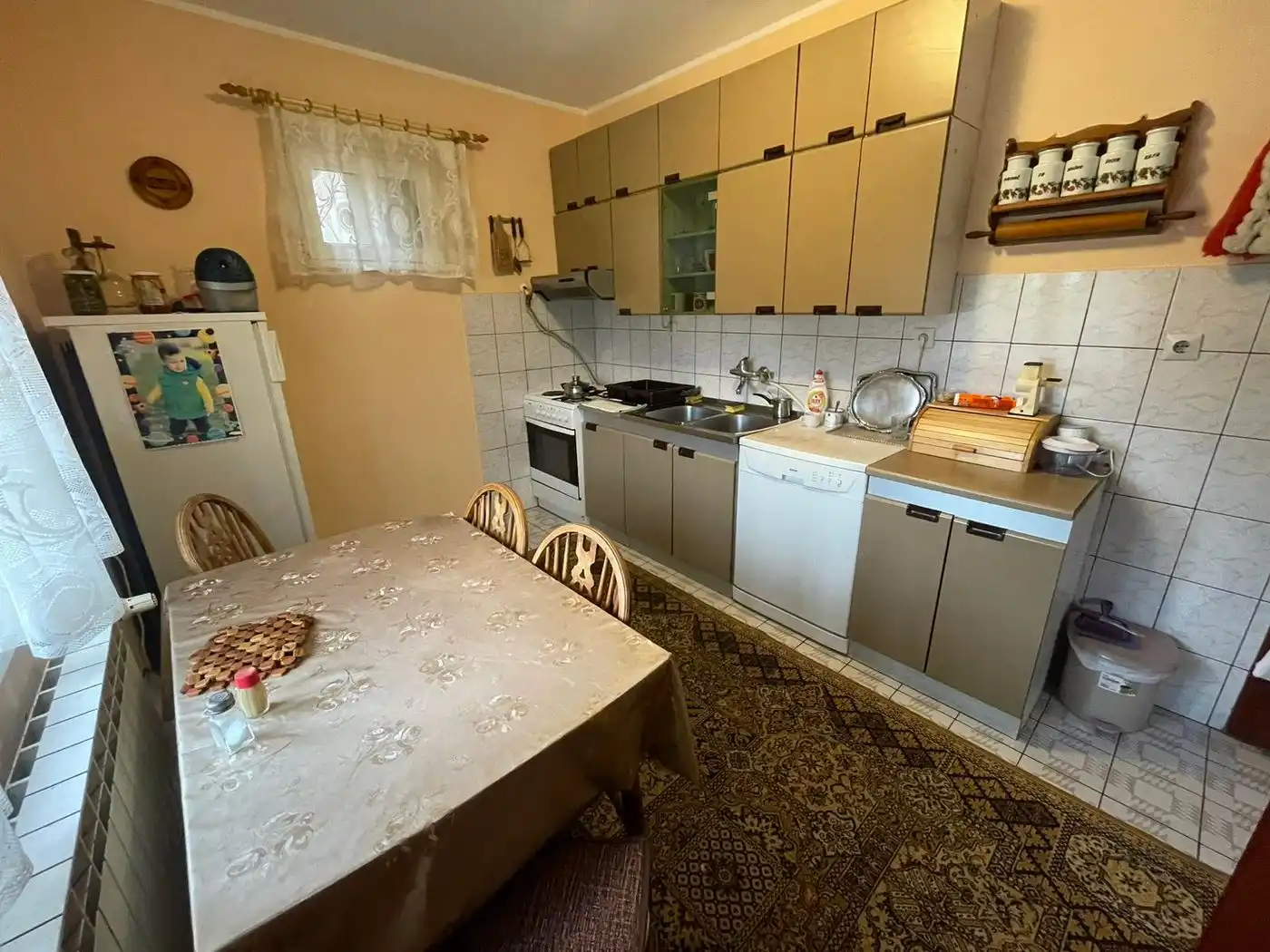 kuca na prodaju Novi Sad 300m2 535298
