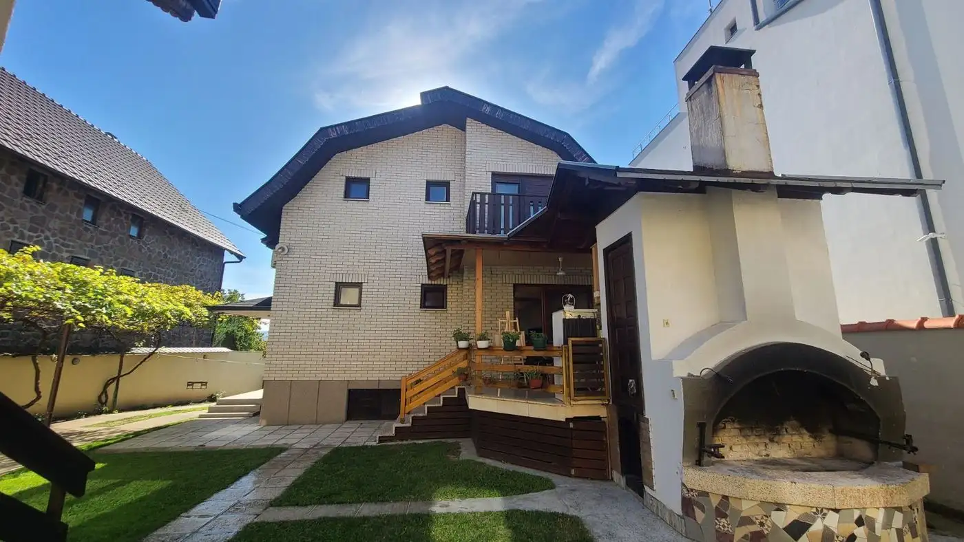 kuca na prodaju Veternik, 528m2 536054