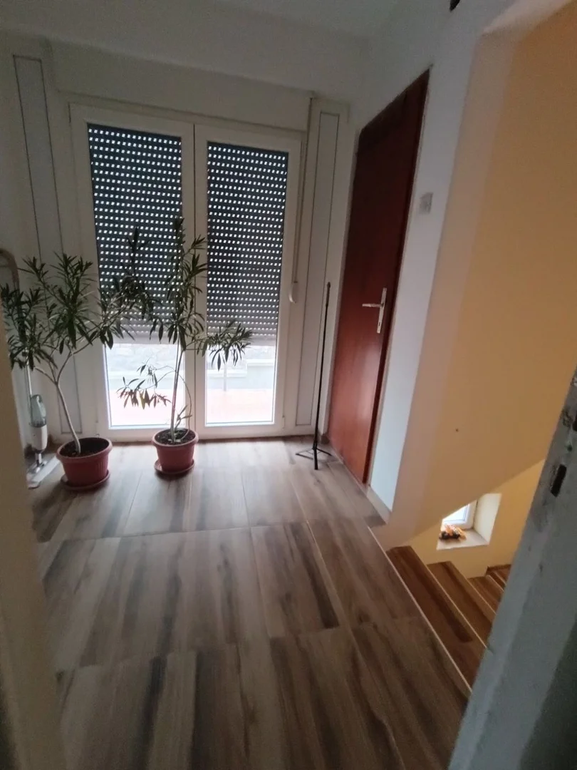 kuca na prodaju Sremski Karlovci 200m2 532277