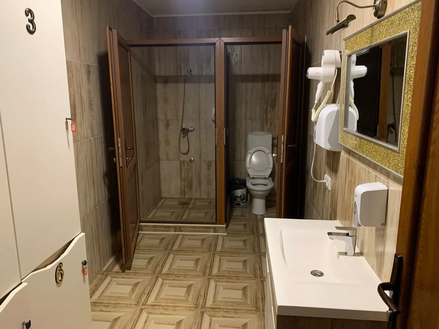 lokal na prodaju Vrdnik 505m2 538898